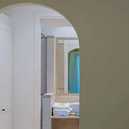 Hotel Luxury 2 Bedroom Dyo Vromolimnos 4*